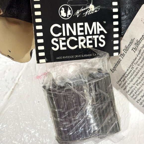 Rare vintage 1993 Hellraiser Pinhead  Cinema Secrets mask NWT NOS - Picture 12 of 14